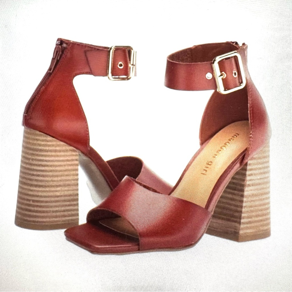NWOT Madden Girl Revell Heeled Sandals